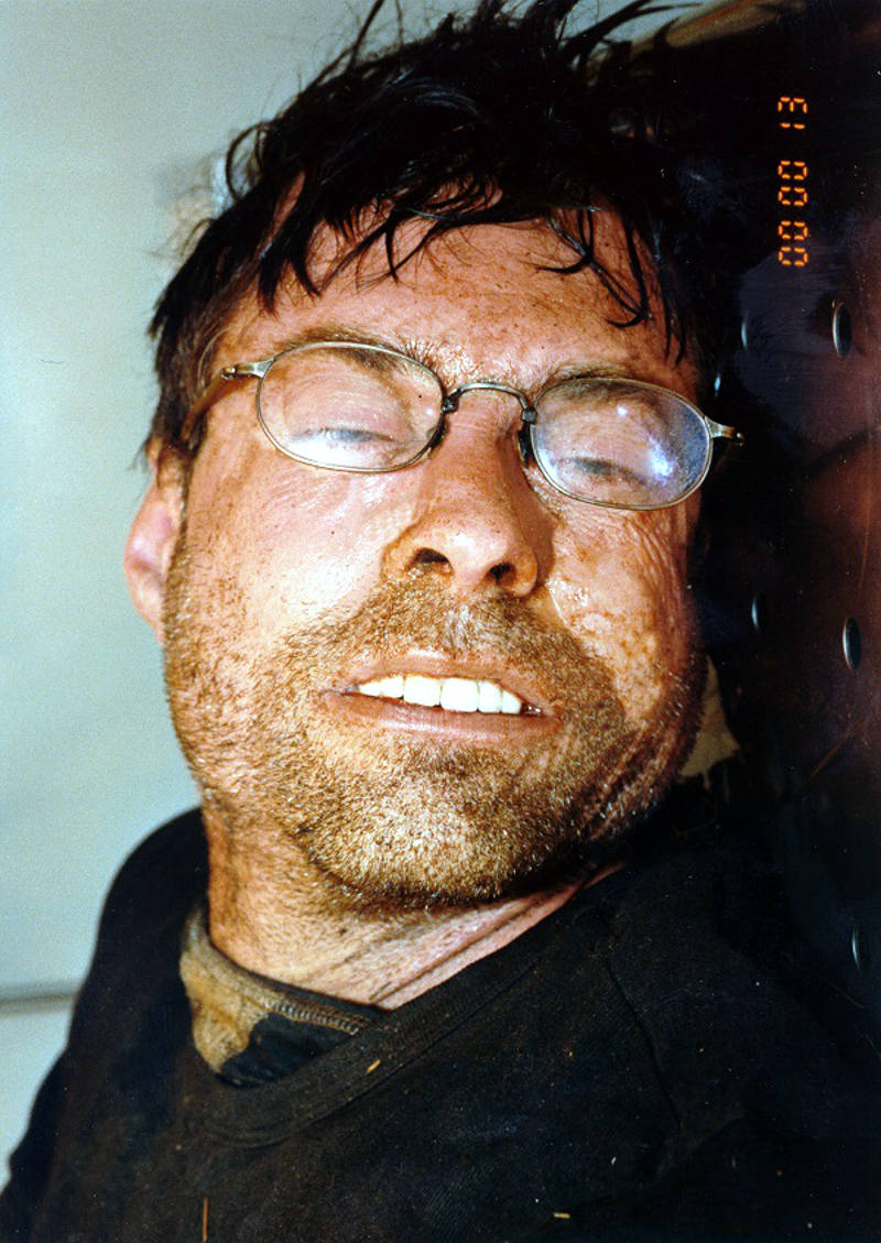 In this Dec. 11, 2015 photo provided by the O.P.P., authorities are hoping the public may have some tips in identifying this man found dead on a ski trail near Deep River, Ont. on Sept. 5, 2001. (O.P.P. via Newswatch Group)